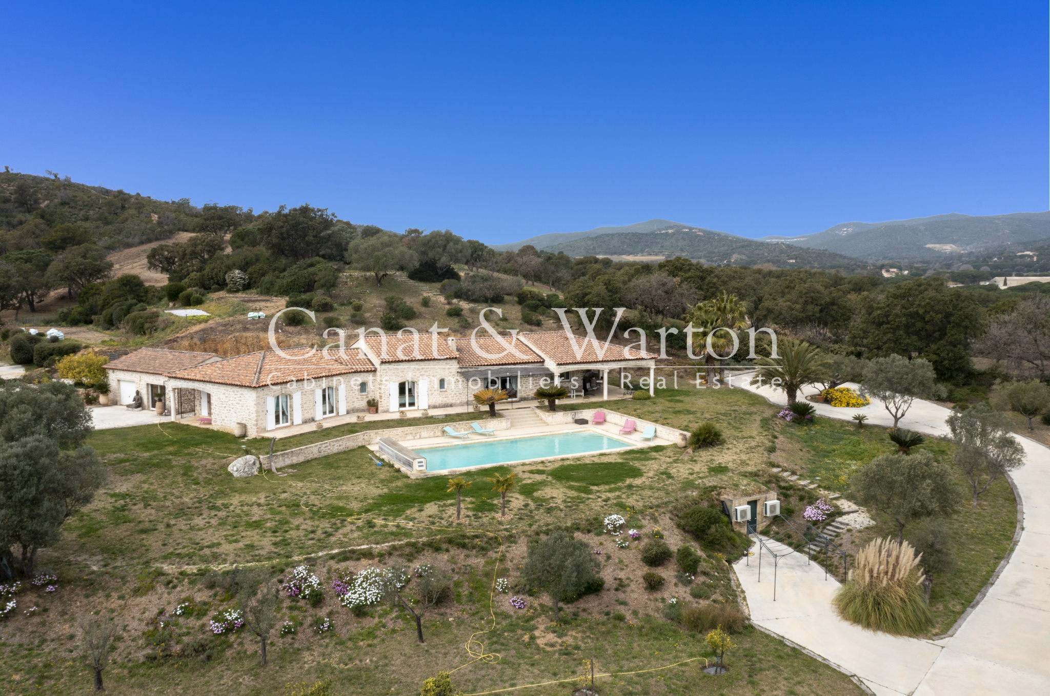 Vente VILLA DE PRESTIGE AVEC VUE MER & PISCINE Grimaud maison / villa à vendre Grimaud Vente VILLA DE PRESTIGE AVEC VUE MER & PISCINE Grimaud maison / villa à vendre Grimaud