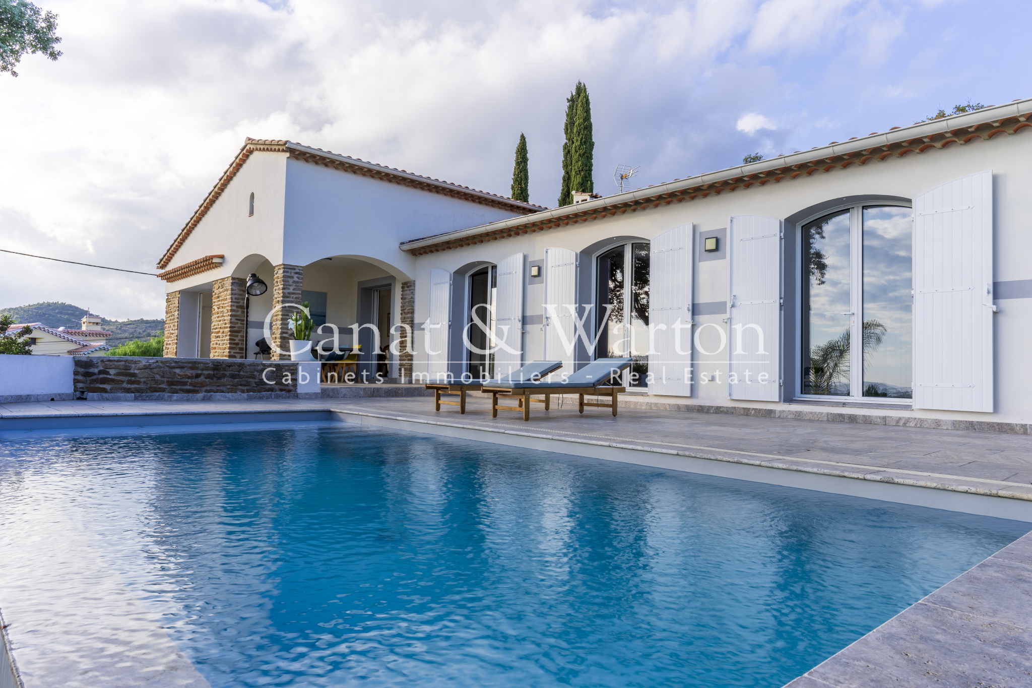 Vente HYERES SECTEUR RESIDENTIEL VUE DOMINANTE Hyères - maison / villa