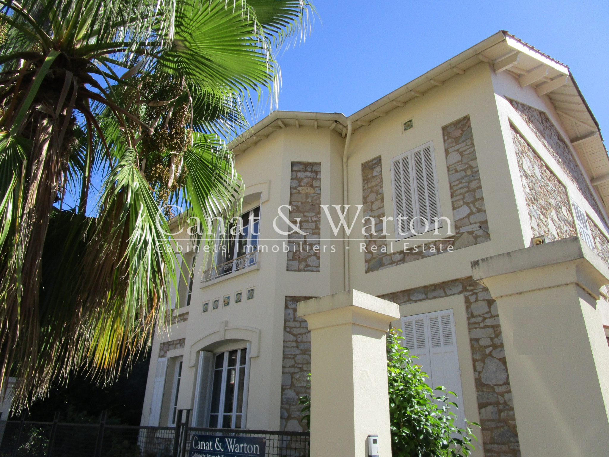 Vente VENTE VILLA CENTREVILLE A HYERES Hyères maison / villa à