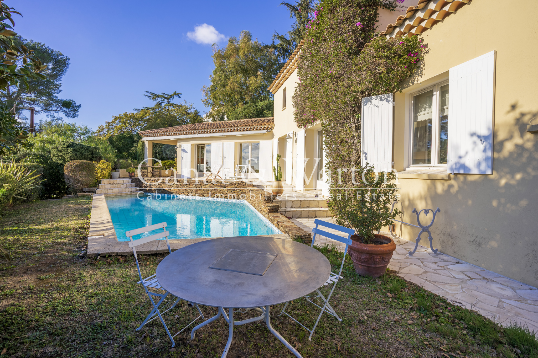 Vente PROCHE CENTRE-VILLE - VUE MER Hyères - maison / villa à vendre Hyères